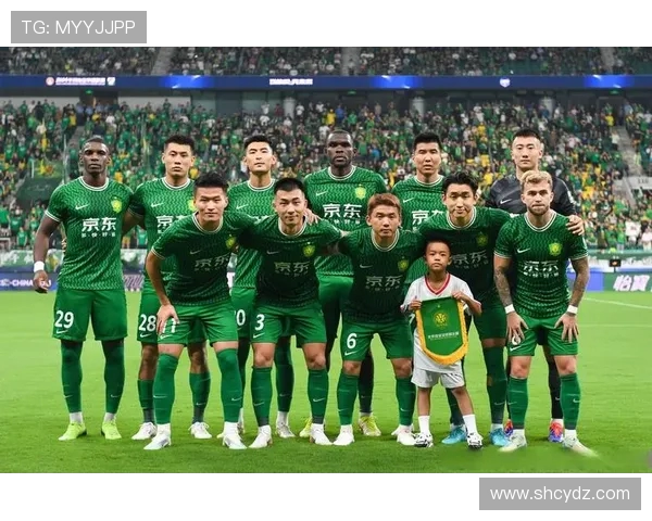 北京主场迎战辽宁季后赛第三场争夺激烈双方全力以赴争夺胜利荣耀