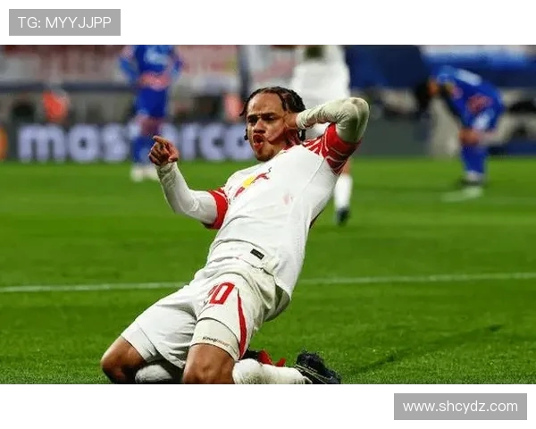 哈维西蒙斯的崛起与未来展望:年轻天才如何重塑足球格局